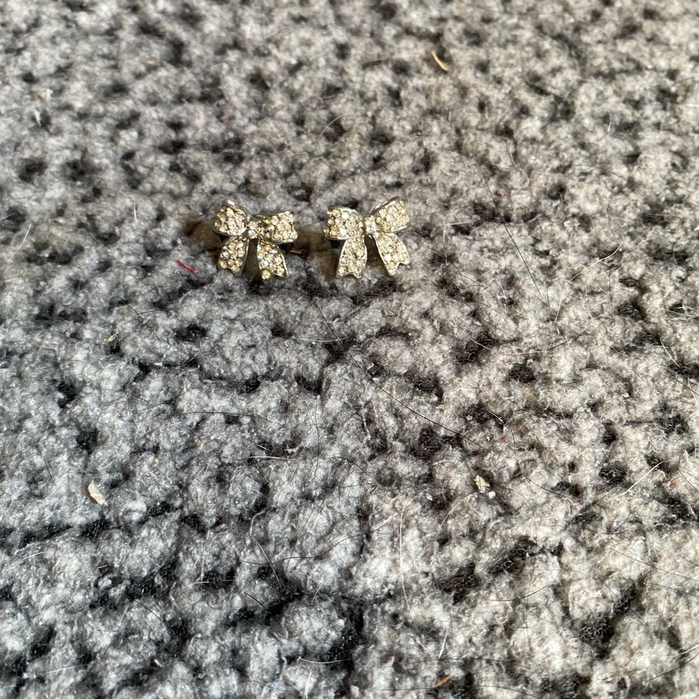 Elegant Silver Bow Earrings - Picture 2 of 7